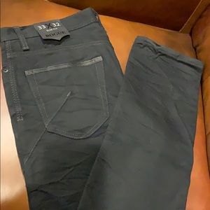 Rogue men’s slim fit size 33x32 button fly jeans